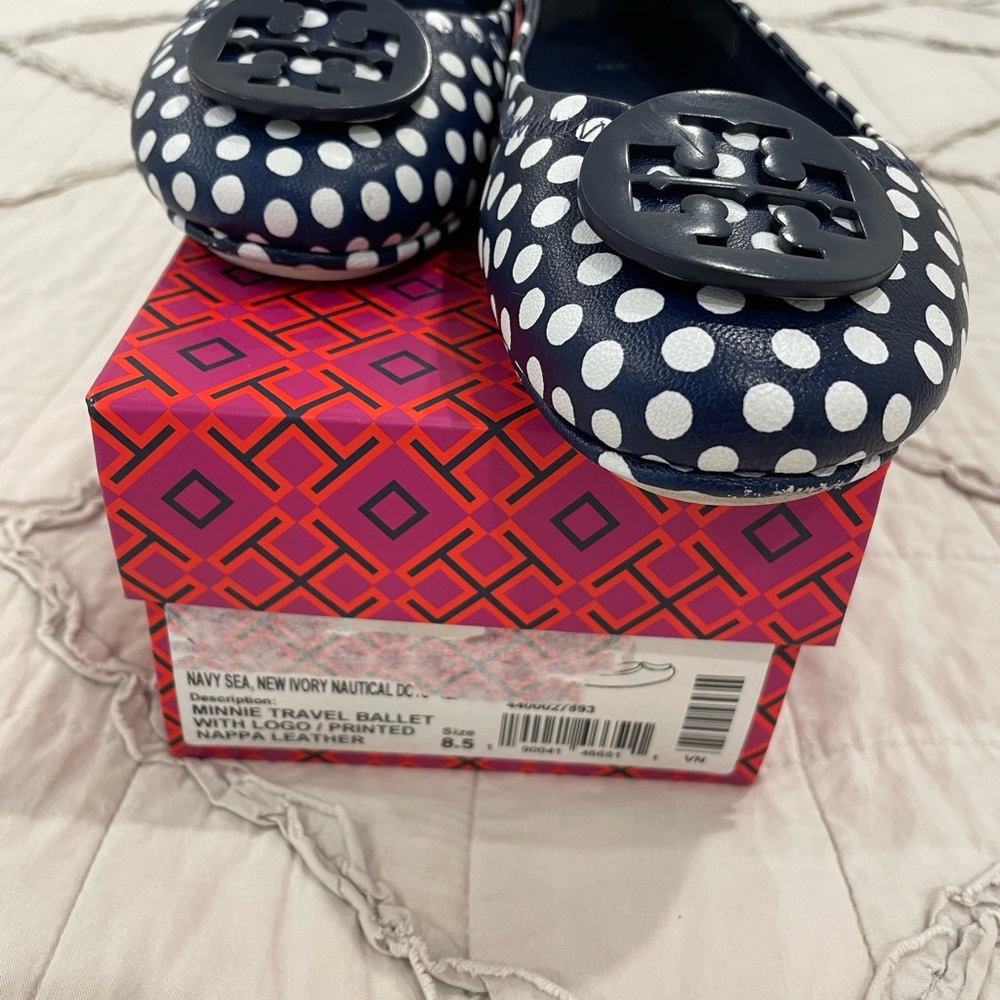Tory Burch blue and white polka dot Minnie travel ballet flats - Picture 5 of 5